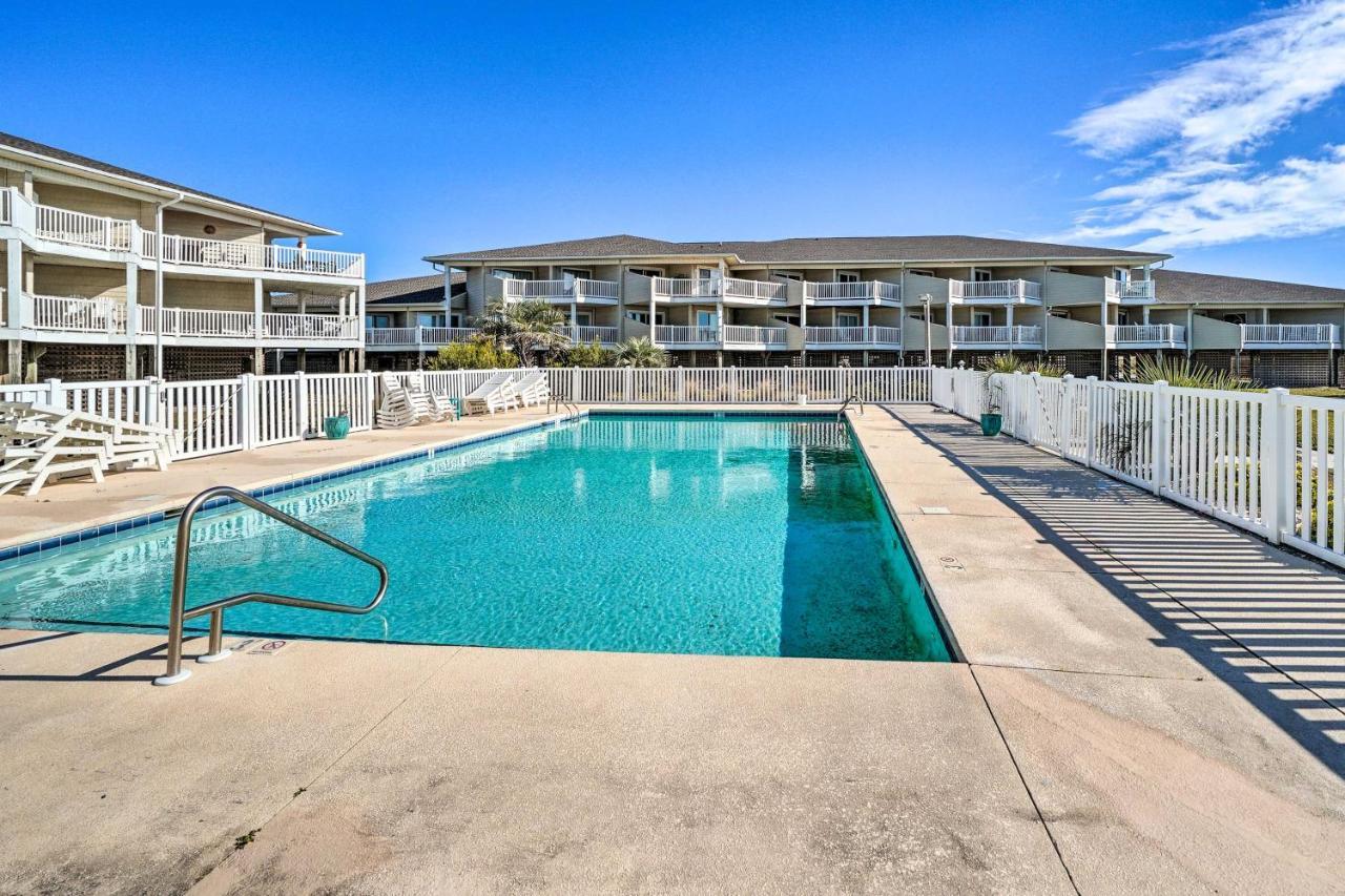 Oak Island Beachfront Condo With Community Pool Exterior foto